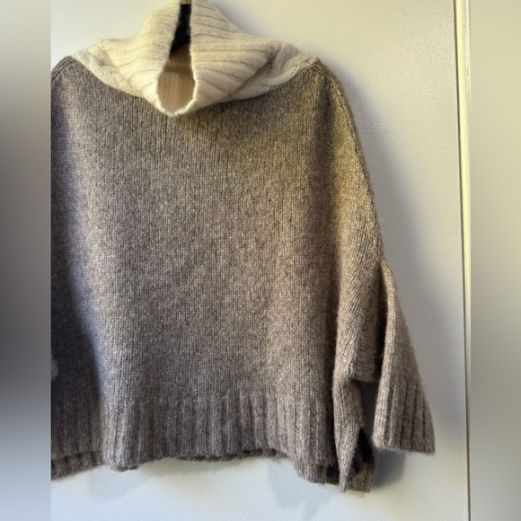 Mer Sea Women’s Luxe Lima Loose Fit Turtleneck Sweater - Picture 5 of 7